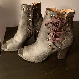 NWOT Peep Toe Booties